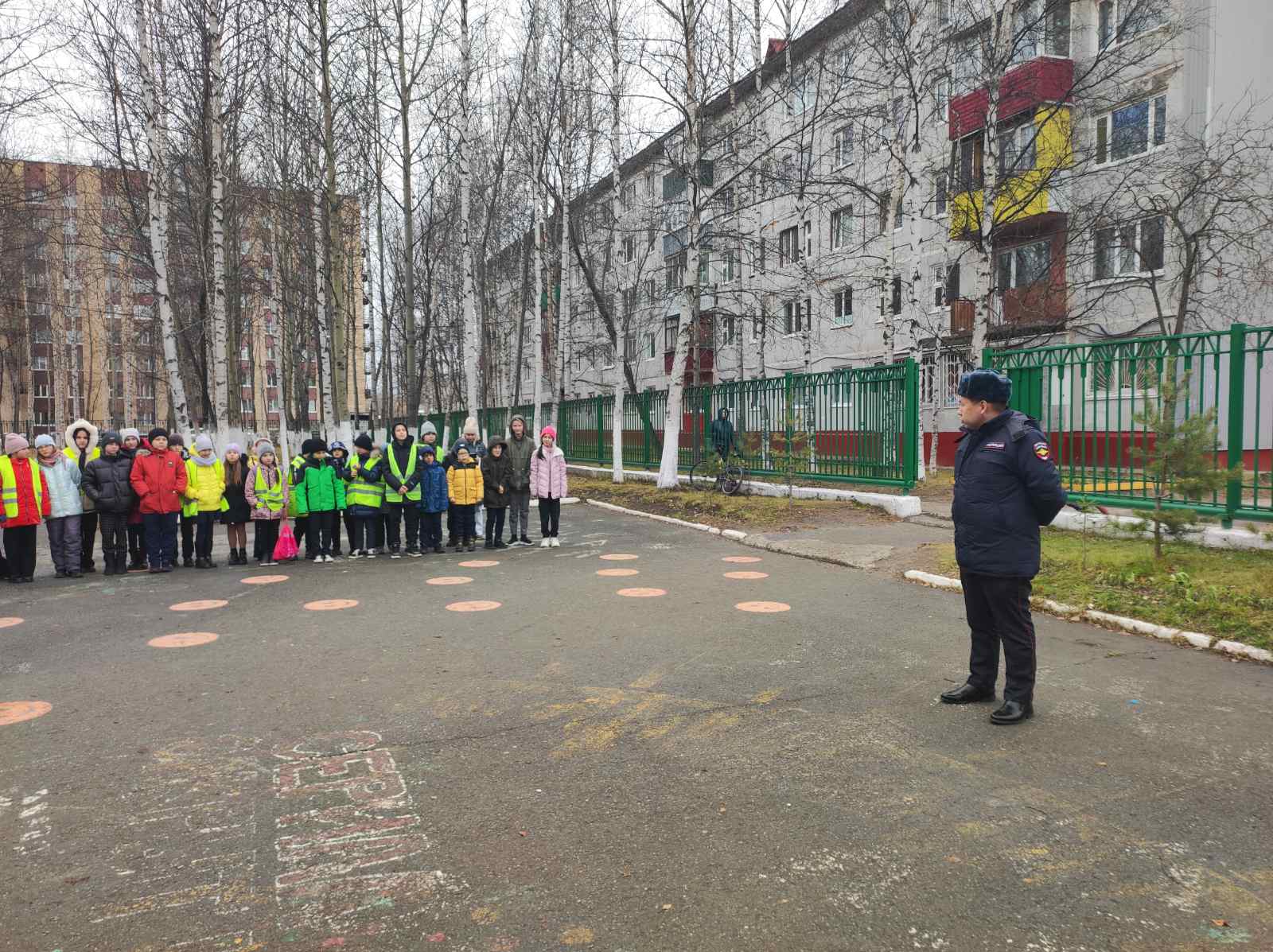 Детству-зеленый свет.